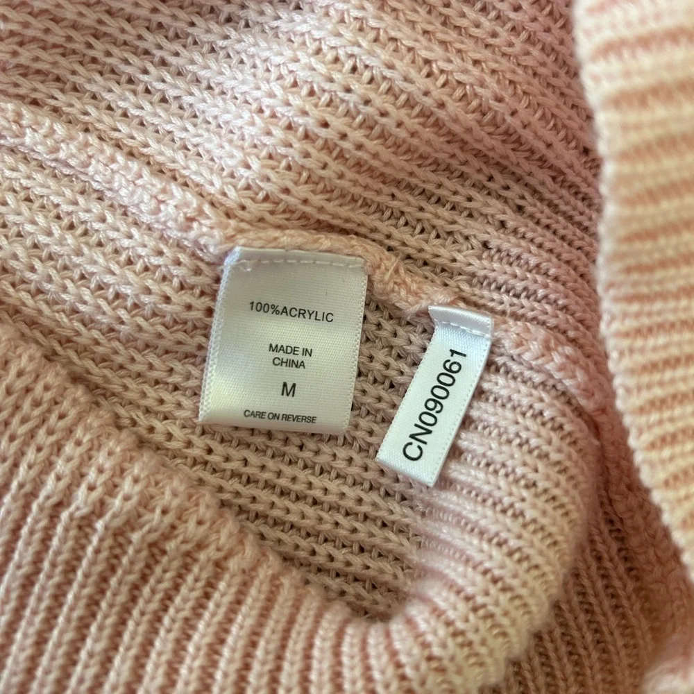 NWOT Soho New York & Company Women’s Ribbed Knit V-Neck Pullover Sweater
